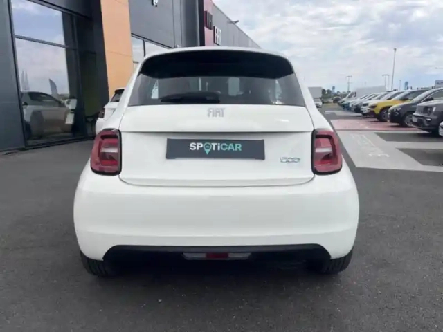 Fiat 500 e 95ch icône plus (pack style) — photo 6