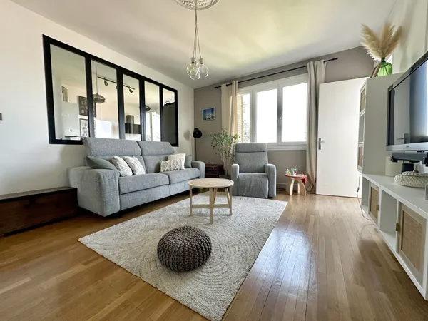 T4 ou grand T3 avec garage et balcon