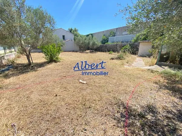 Terrain 392 m²