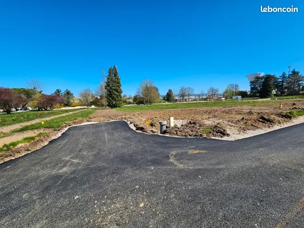 Rare - Terrain de 755 m² dans petit lotissement de 13 lots