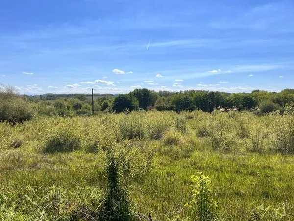 Terrain 9870 m²