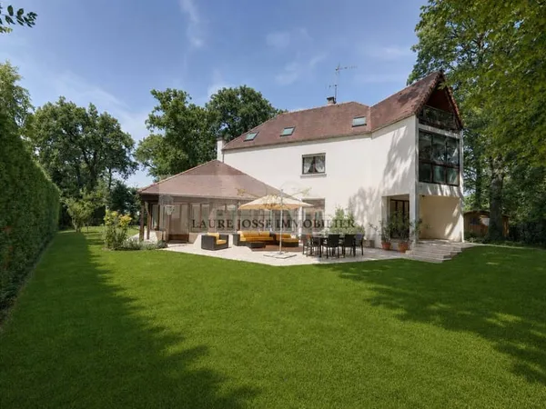 Maison 10 pièces 285 m²