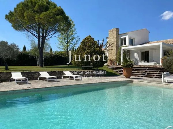 Maison 4 pièces 180 m²