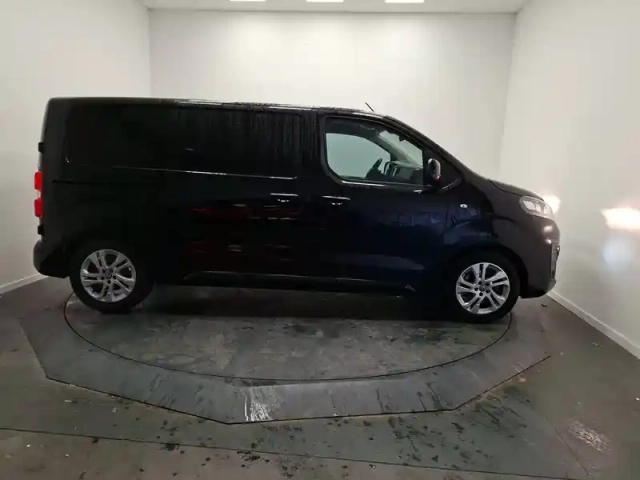 Opel Vivaro fgn taille m bluehdi 180 s&amp;s eat8 — photo 42