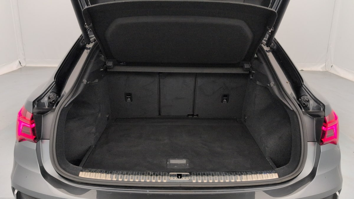 Audi Q3 Sportback — photo 11
