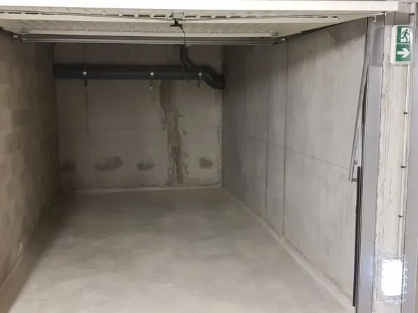 Box à louer 13 m² - Résidence sécurisée (vidéosurveillance)