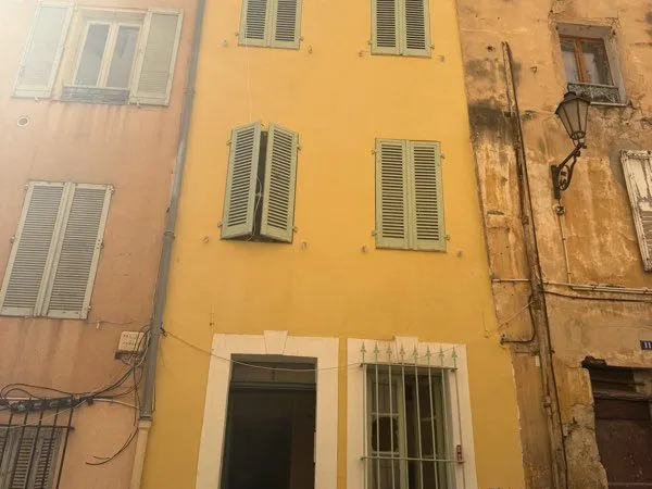 Grasse - centre historique - immeuble de rapport avec 3 appartements