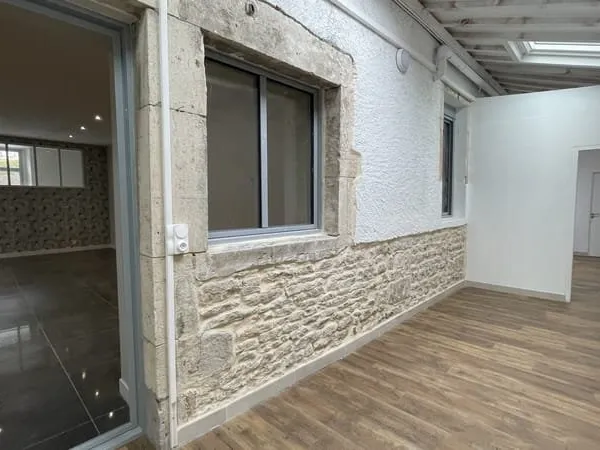 APPARTEMENT TYPE 6 REFAIT A NEUF