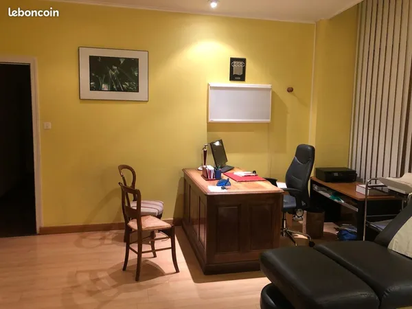 Local professionnel de 104 m² en rez-de-chaussée, idéal pour professionnel de santé ou profession li