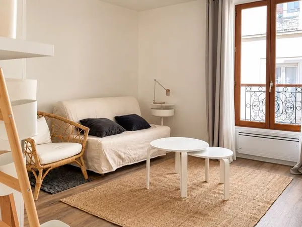 Appartement lumineux et fonctionnel avec cuisine séparée - Paris 10e