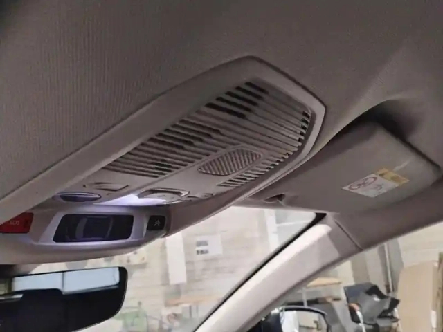 Citroën C5 Aircross hybride rechargeable 225 e-eat8 shine — photo 25