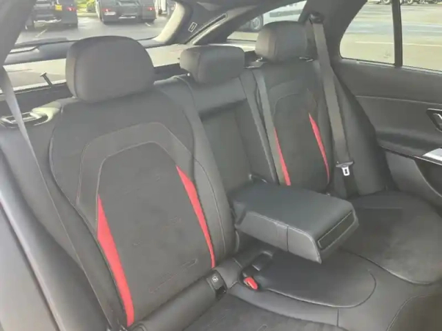 Mercedes Classe E break amg 53 hybrid 4matic+ — photo 11