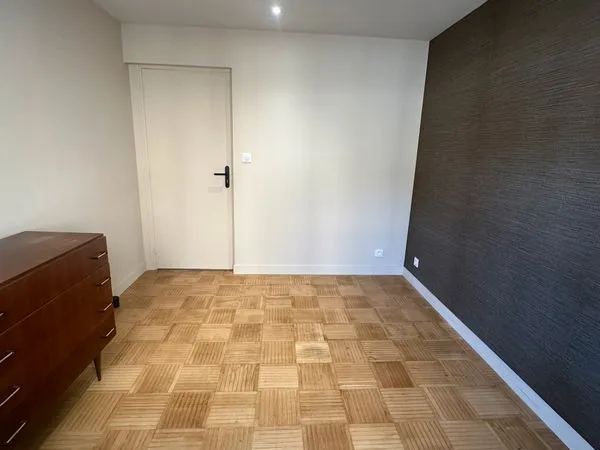 Cabinet professionnel indépendant 11 m2-Rennes-Sud gare