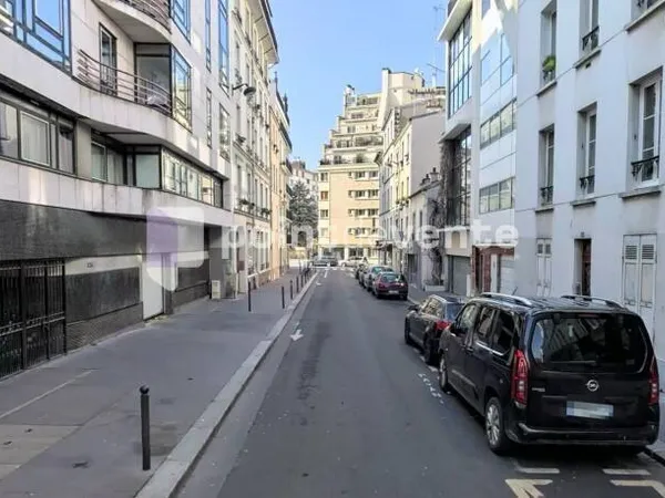 Local commercial 202 m²