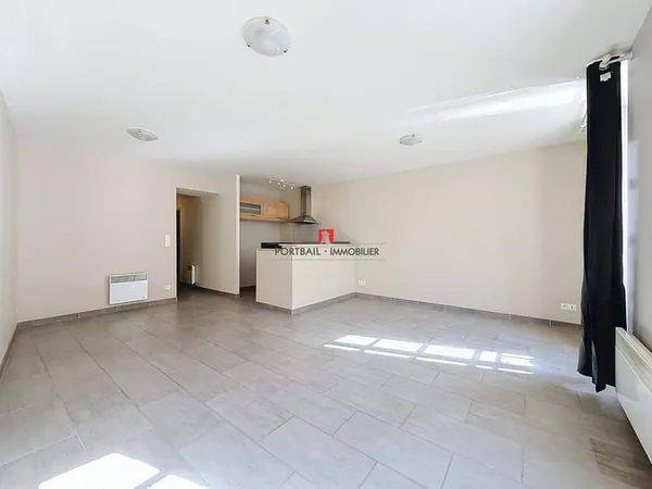 APPARTEMENT DEUX PIÈCES
