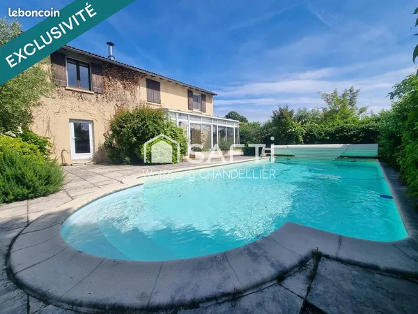 Maison 8 pièces 400 m²
