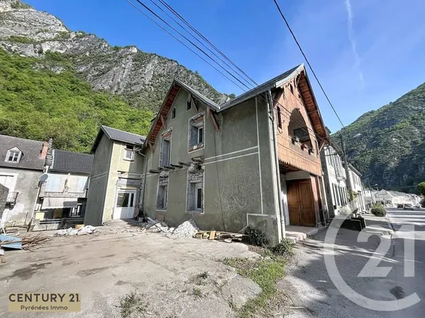 Maison 6 pièces 260 m²