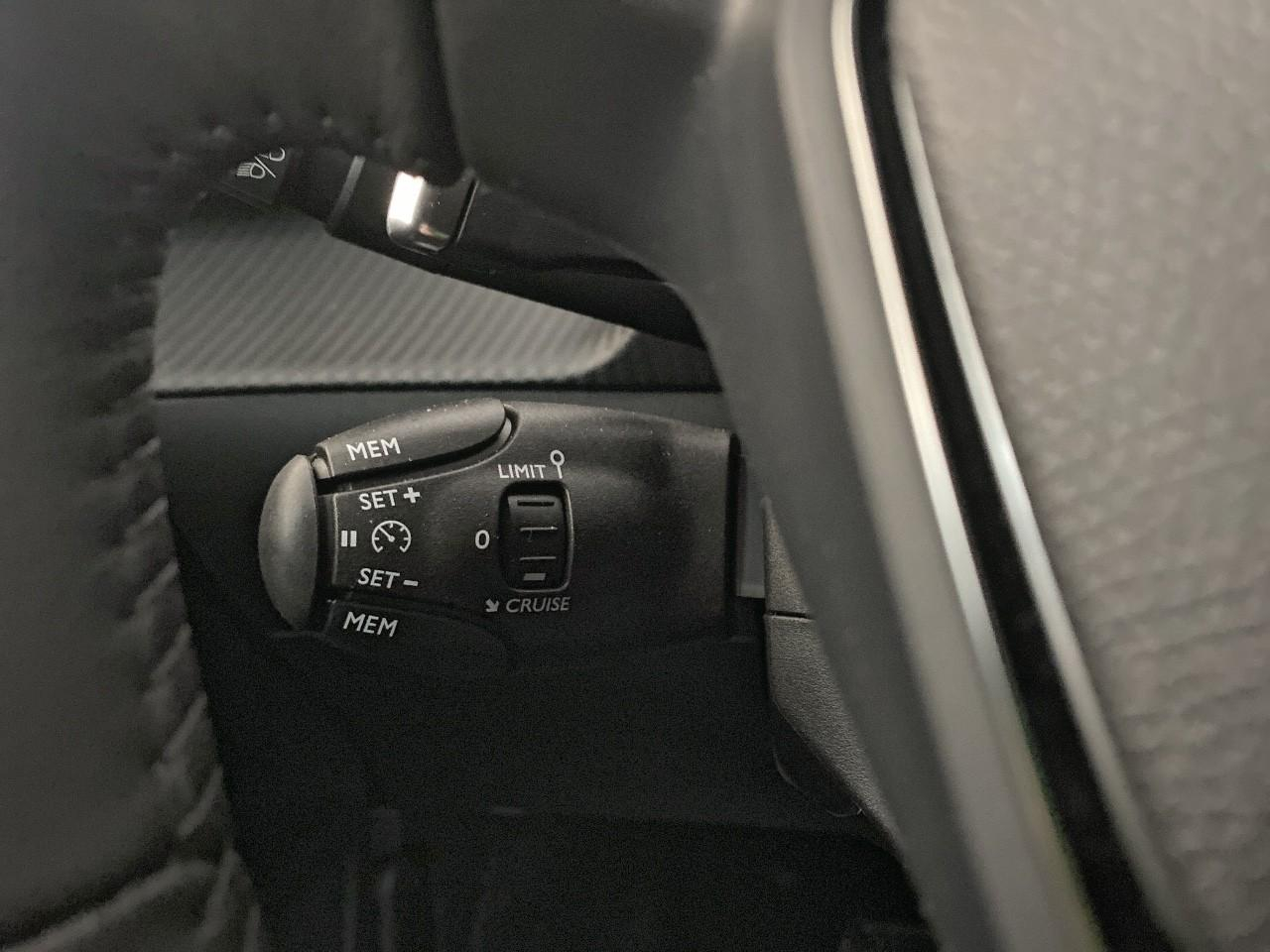 Peugeot 208 1.2 hybrid 100ch allure e-dcs6 — photo 20