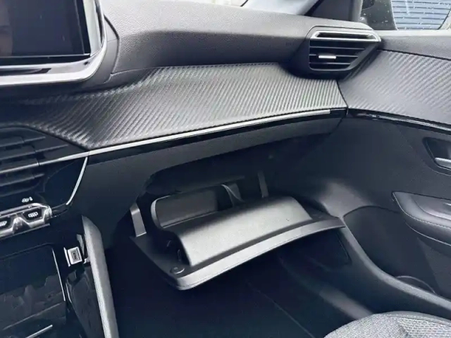 Peugeot 208 hybrid 110 e-dcs6 — photo 71