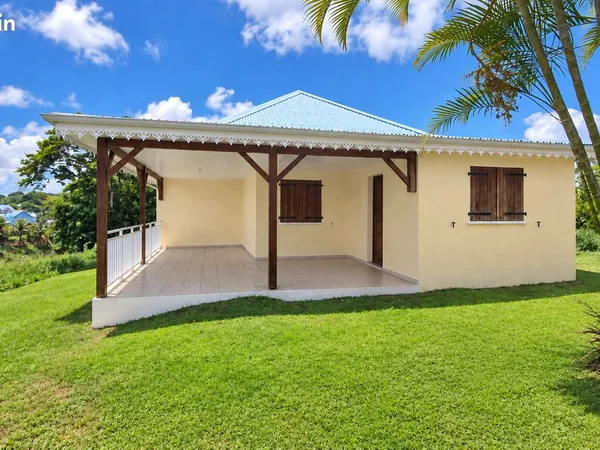LE LAMENTIN - Charmante maison T3 de plain-pied avec jardin & terrasse - 1 350 CC