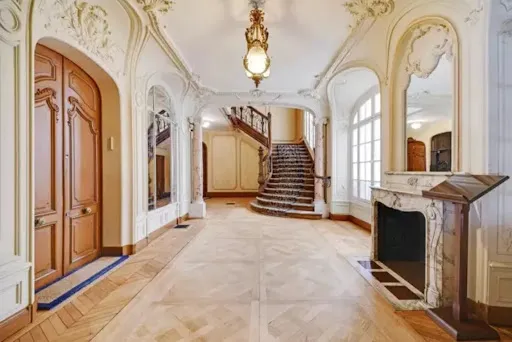 Appartement 6 pièces 197 m²