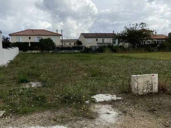 Terrain de 536 m² à CELLES-SUR-BELLE