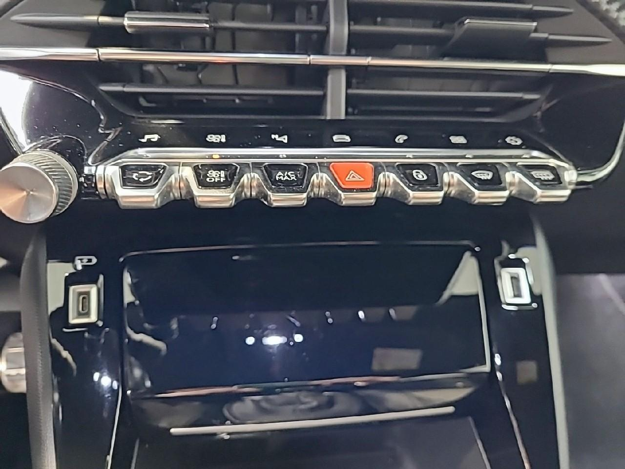 Peugeot 2008 puretech 130 s&s bvm6 gt — photo 18