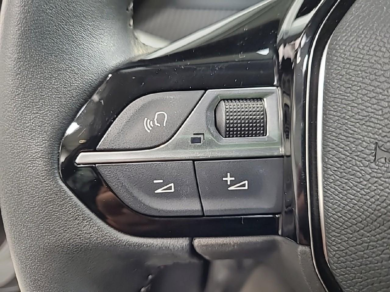 Peugeot 2008 puretech 100 s&s bvm6 style — photo 20