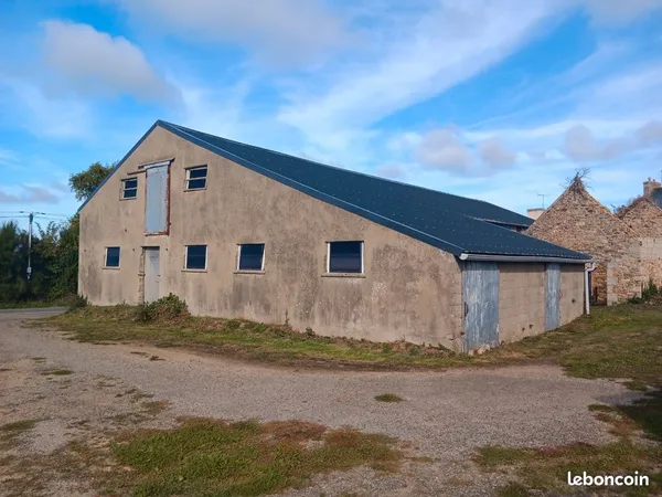 A vendre Hangar