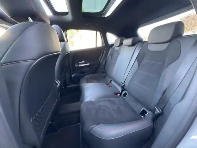 Mercedes Gla 200 d amg line — photo 16