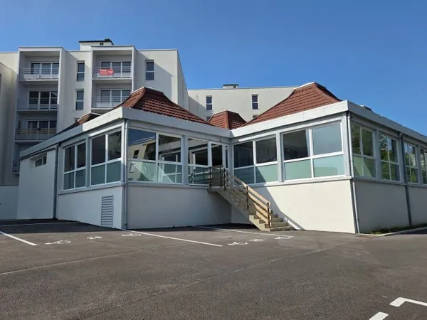 Local commercial 400 m²