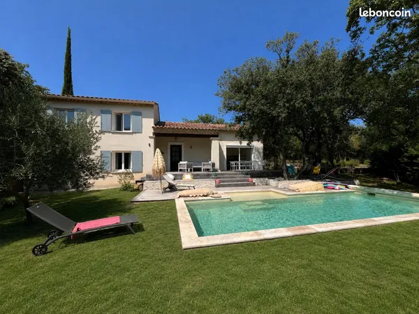Grignan - Maison 157 m² avec piscine sur près de 4 000 m², centre historique à pied