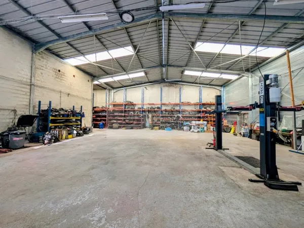 Entrepôt 450 m²