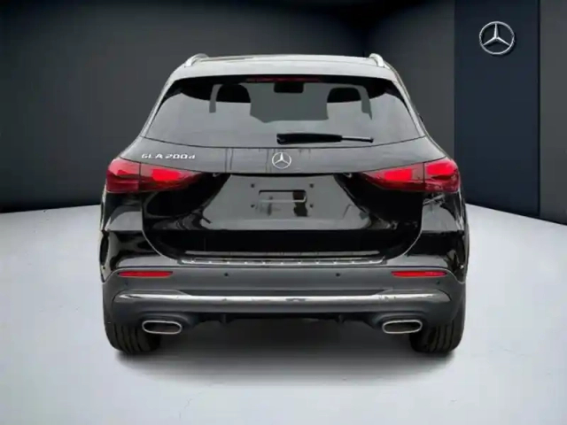 Mercedes Gla 200 d amg line — photo 28