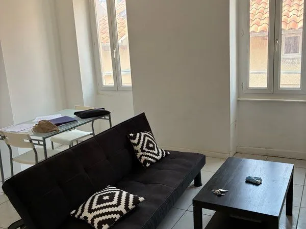 Appartement T2 dans rue piétonne proche capelle