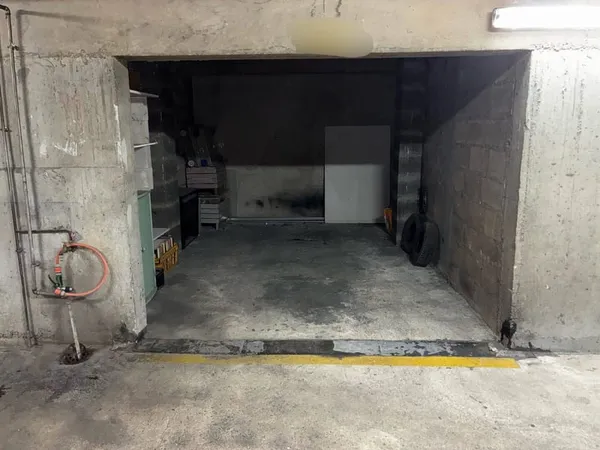 Parking 13 m²