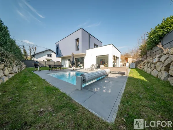 Maison 6 pièces 136 m²