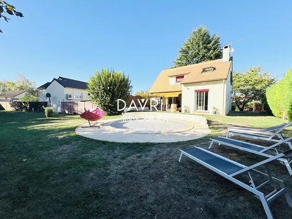 MAURECOURT * RARE SUR LE SECTEUR * MAISON INDIVIDUELLE FAMILIALE AVEC PISCINE