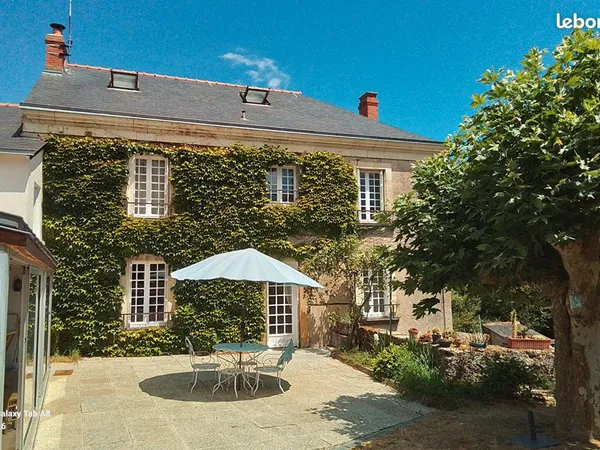 Maison 8 pièces 265 m²
