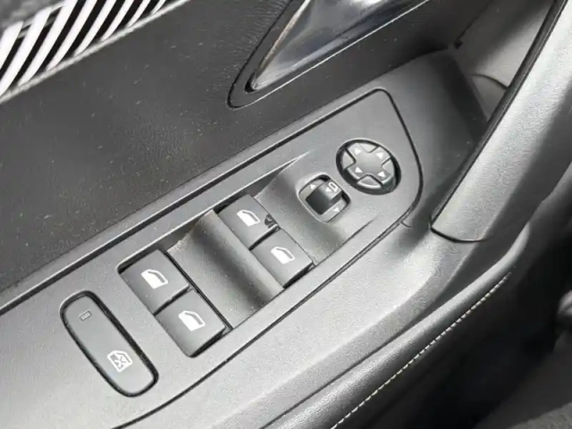 Peugeot 2008 puretech 130 s&amp;s eat8 — photo 26