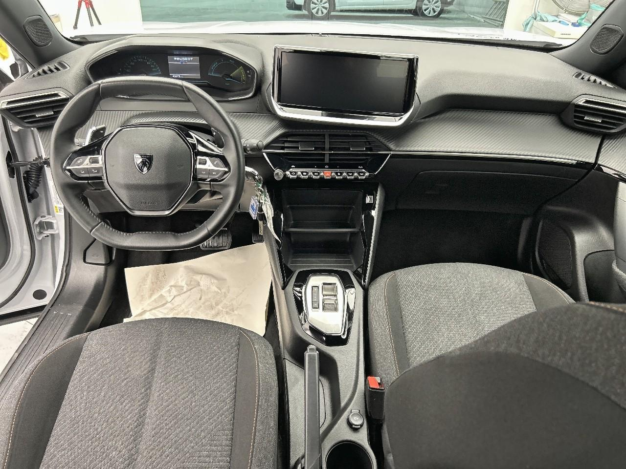 Peugeot 2008 hybrid 136 e-dcs6 style — photo 12