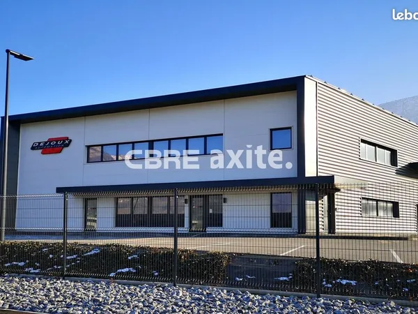 LOCAL D'ACTIVITE 716 m² MARNAZ