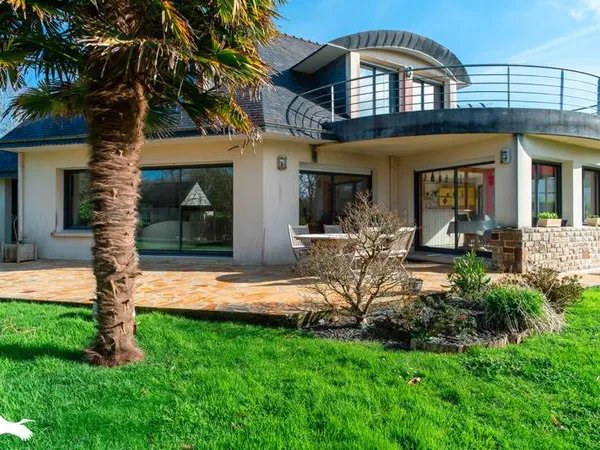 Maison 7 pièces 220 m²