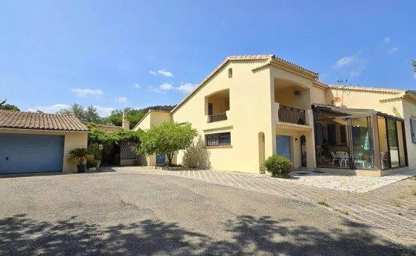 Villa 6 pièces 147 m²