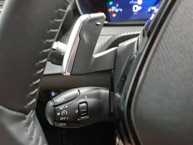 Peugeot 208 hybrid 100 e-dcs6 — photo 18