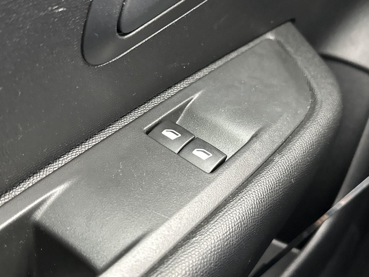 Peugeot 208 puretech 75 s&s bvm5 like — photo 15