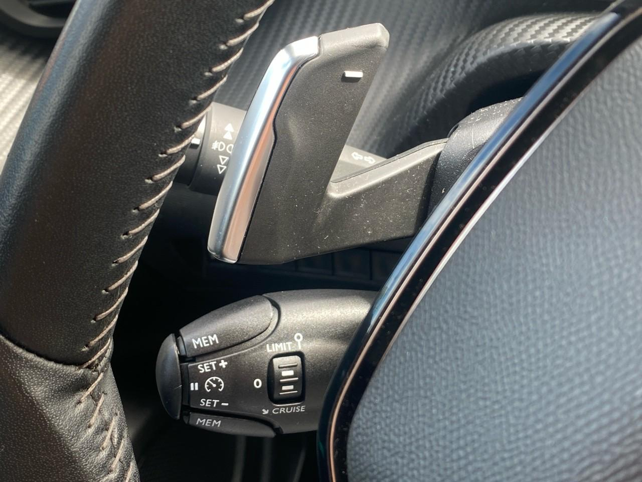 Peugeot 2008 1.2 puretech 130ch s&s allure eat8 — photo 16