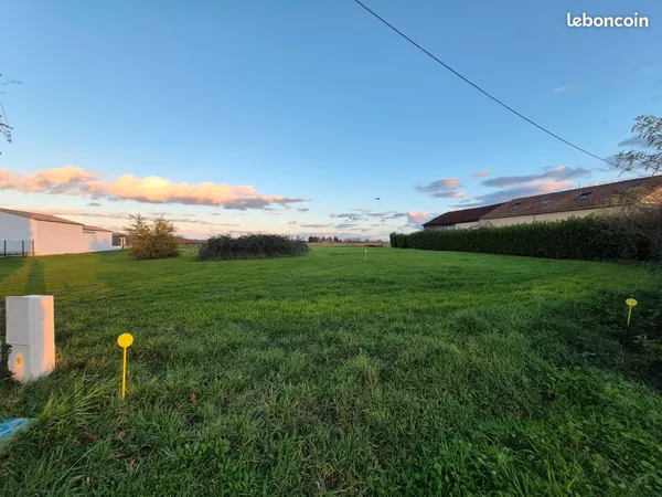Terrain à bâtir 1000 m² à 6 min LANGON OFFRE RARE environnement calme et vue dégagée