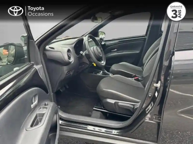 Toyota Aygo x 1.0 vvt-i 72ch dynamic s-cvt my23 — photo 11