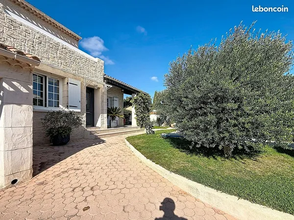Villa 4 pièces 140 m²